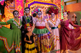 People dressed for Día de Muertos festivity People dressed for Día de Muertos festivity